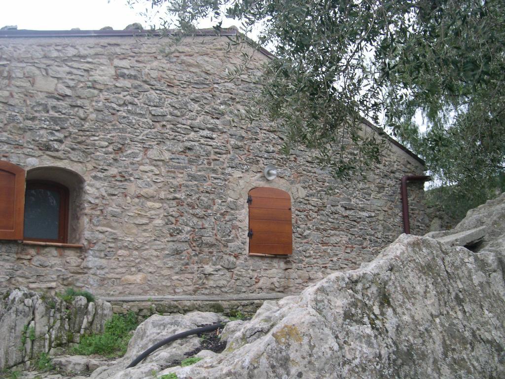 Rocca Del Vento Bed & Breakfast San Pantaleone Стая снимка